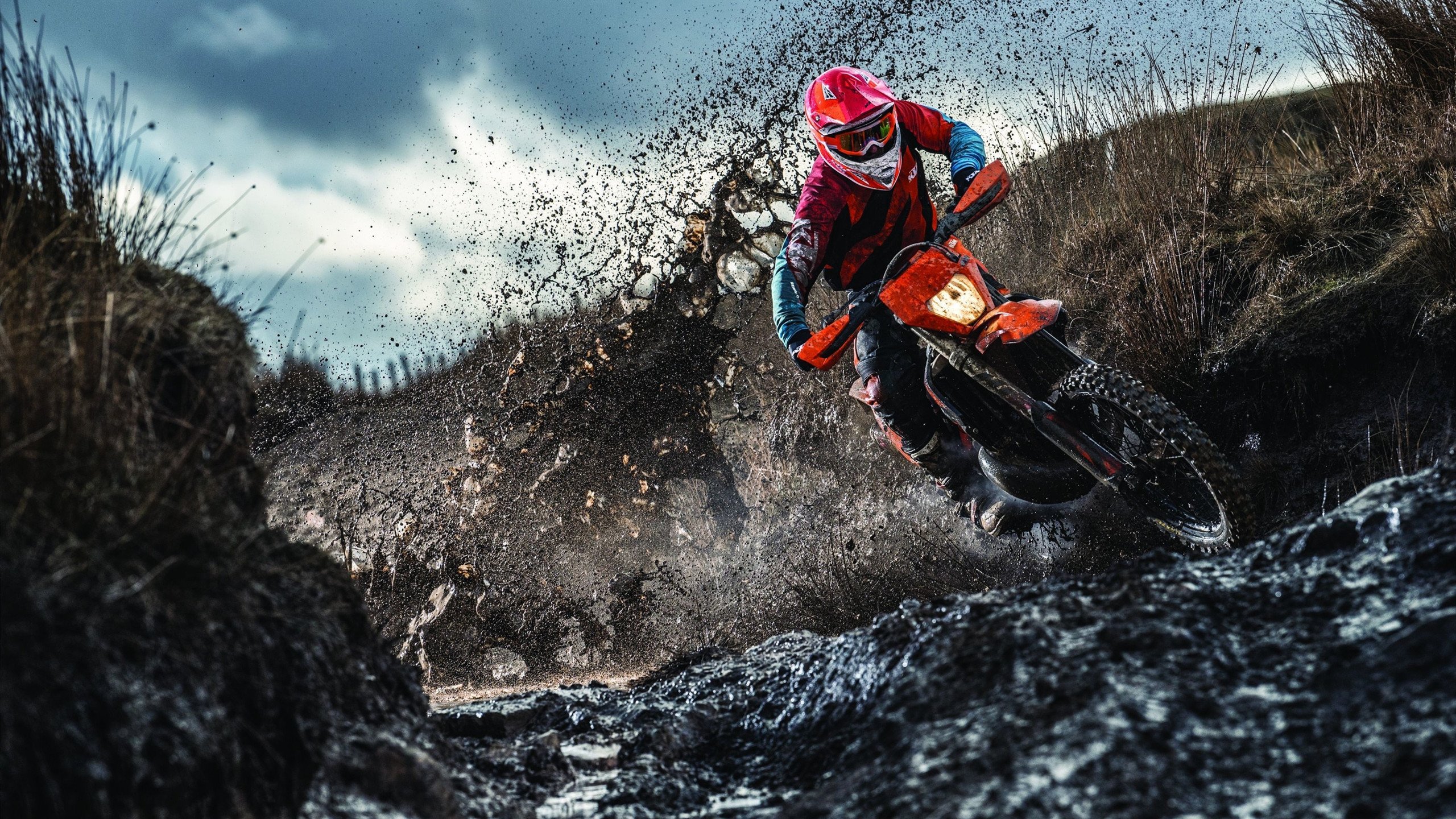 “高海拔冲刺:雪山赛段的极限考验”,雪山海拔排名